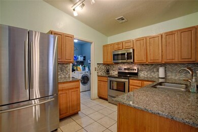 9305 Checkerbloom Dr, Oklahoma City, OK 73165 - photo 7