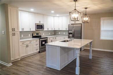 305 Camelot Dr, Statesville, NC 28625 - photo 6