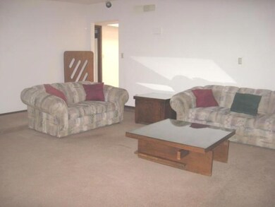 300 Roslyn Dr, Horizon City, TX 79928 - photo 2