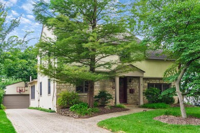 1576 Grenoble Rd, Columbus, OH 43221 - photo 2