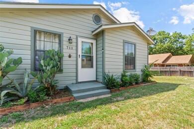 711 Liberty St, Weatherford, TX 76086 - photo 3