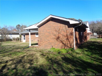 928 Montclair Rd, Fayetteville, NC 28314 - photo 3