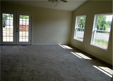 1806 Lakin Ln, Columbia, TN 38401 - photo 4