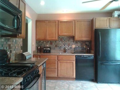 12302 Sir Lancelot Dr, Glenn Dale, MD 20769 - photo 3