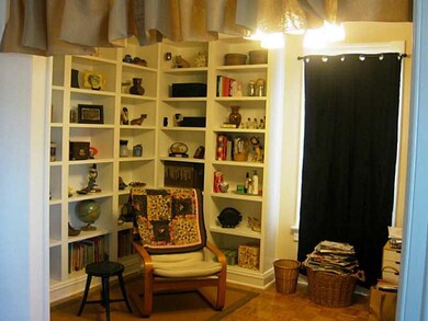 Studio/Study/Office.