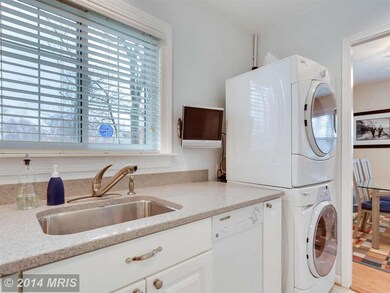 3359 Martha Custis Dr unit 3359, Alexandria, VA 22302 - photo 7