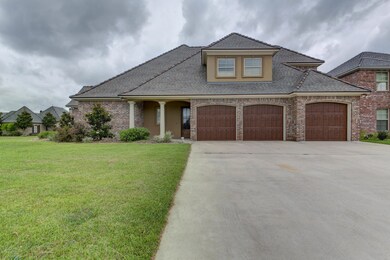 203 Dunvegan Court_-4