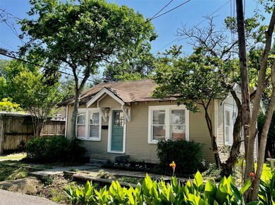 2506 Columbia St, Houston, TX 77008 - photo 3