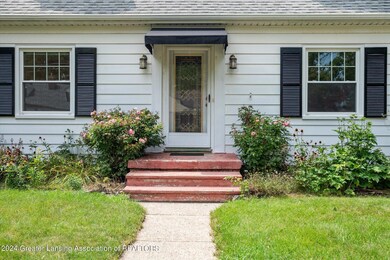 05-825-Newton-St-Lansing-MI-48912-Window