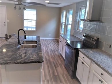 262 Spring Valley Cir, Azle, TX 76020 - photo 4