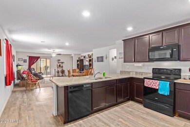 04 Kitchen