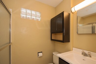 520 W Grove Ave, Waukegan, IL 60085 - photo 3