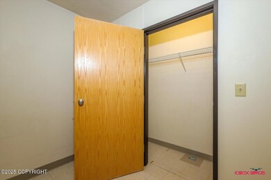 860 S Beaver Lake Rd unit C, Wasilla, AK 99654 - photo 7