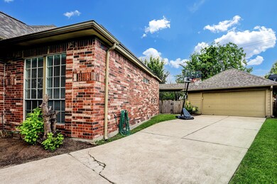 8406 Stone Village Ln, Houston, TX 77040 - photo 3