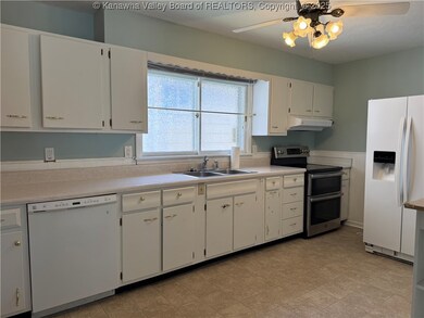 1704 W Virginia Ave, Dunbar, WV 25064 - photo 4