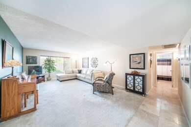 04 - Living Room