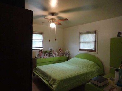 409 Tulsa Ave, Carpentersville, IL 60110 - photo 6