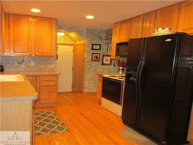 2939 Quincy Ln, Lansing, MI 48910 - photo 6