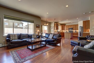 Open & airy Greatroom & kitchen