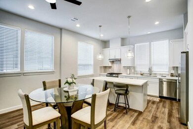 2804 Grand Fountains Dr unit C, Houston, TX 77054 - photo 5