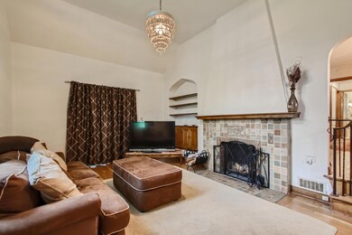 04 Living Room