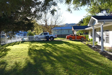 140 Chasteen Dr, Middlesboro, KY 40965 - photo 3