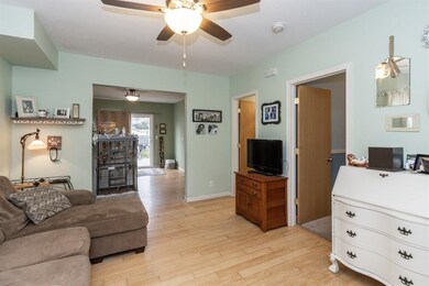 1222 10th St NW, Cedar Rapids, IA 52405 - photo 3