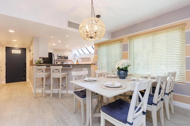 8132 Camino Del Sol unit D, La Jolla, CA 92037 - photo 3