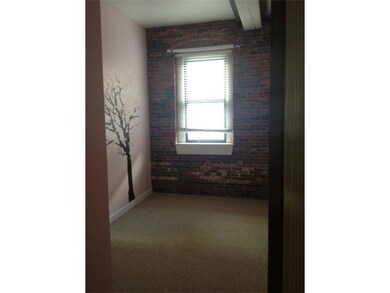 Island Terrace unit 125, Saco, ME 04072 - photo 7