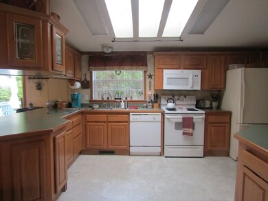 739 Daniel Shays Hwy, Athol, MA 01331 - photo 6