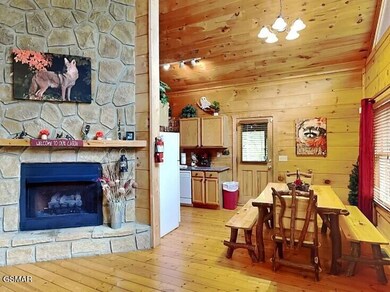 2306 Pine Cir, Sevierville, TN 37876 - photo 7