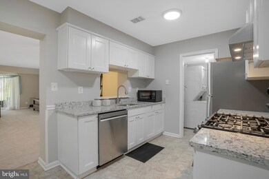 5825 Cove Landing Rd unit 102, Burke, VA 22015 - photo 4