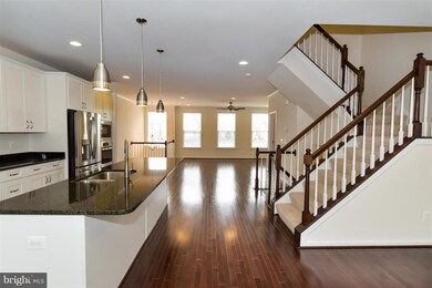 42283 Lancaster Woods Square, Chantilly, VA 20152 - photo 2