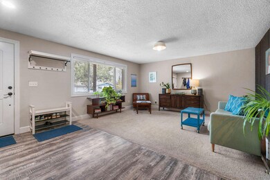 1305 NE Watson Dr, Bend, OR 97701 - photo 4