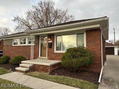 24725 Adlai Ave, Eastpointe, MI 48021 - photo 4