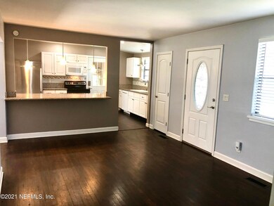 2472 Ormsby Cir E, Jacksonville, FL 32210 - photo 6