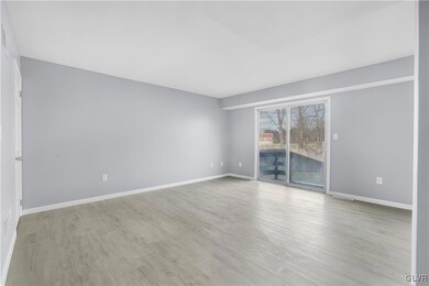 877 Maryland Ct, Whitehall, PA 18052 - photo 4