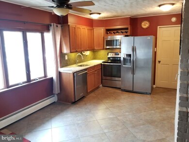 318 Blue Ridge Dr, Levittown, PA 19057 - photo 2