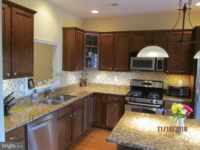 203 Wyndham Ln, Conshohocken, PA 19428 - photo 6