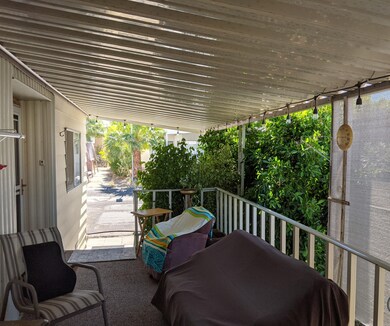Lang.215.patio