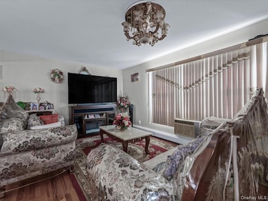 14557 229th St, Springfield Gardens, NY 11413 - photo 3