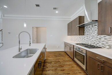 KITCHEN II - Stainless appliances, gas cooktop and