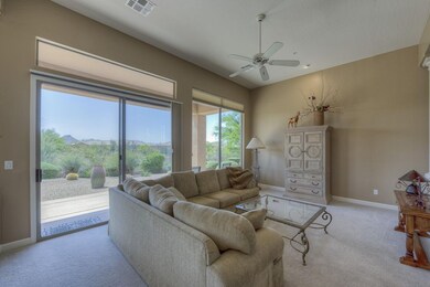 005_Family Room