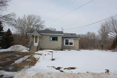 142 Fontana Ave, Fontana, WI 53125 - photo 2