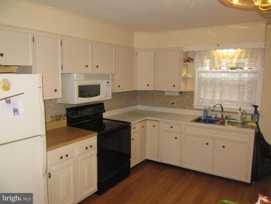 1427 Hancock Blvd, Reading, PA 19607 - photo 6