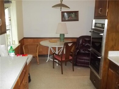 Eating area in kitchen.