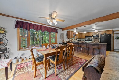 06-Dining Area