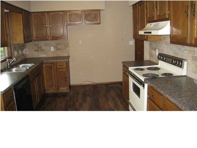Updated kitchen (new flooring, new counter tops, n