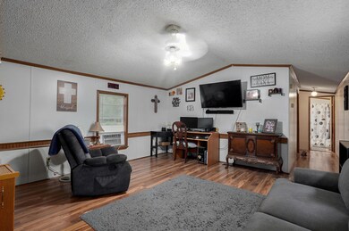 20631 Lawrence 1205-7