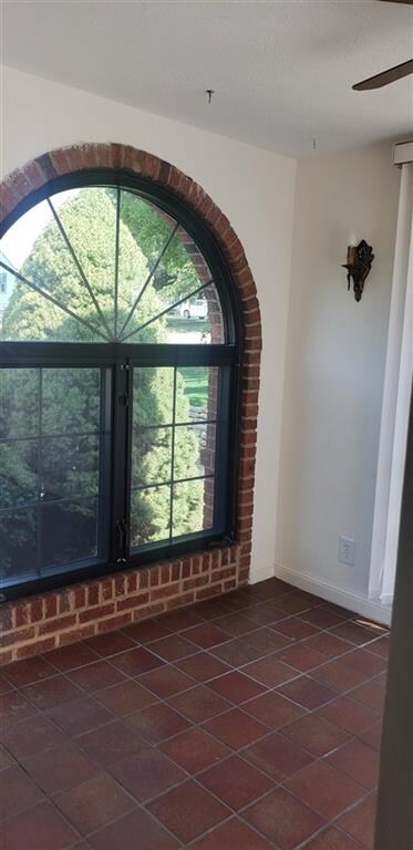 528 W 10th St, Concordia, KS 66901 - photo 7